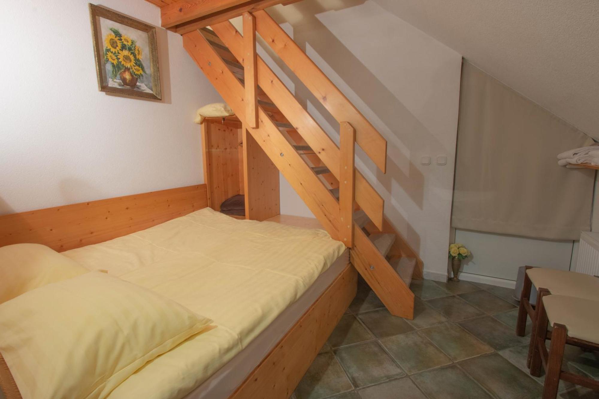 Mama'S House Hostel Cerklje na Gorenjskem Ngoại thất bức ảnh