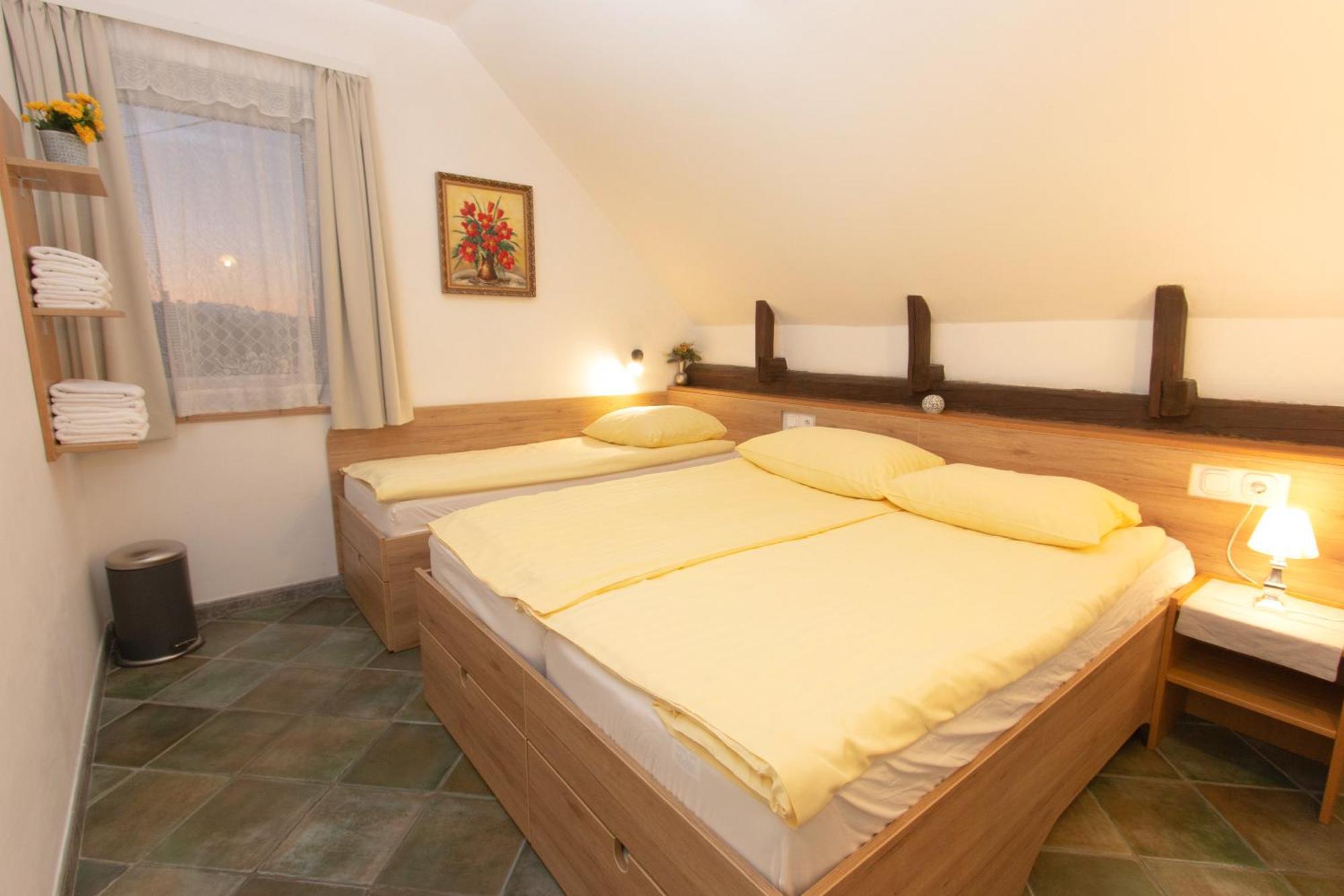 Mama'S House Hostel Cerklje na Gorenjskem Ngoại thất bức ảnh