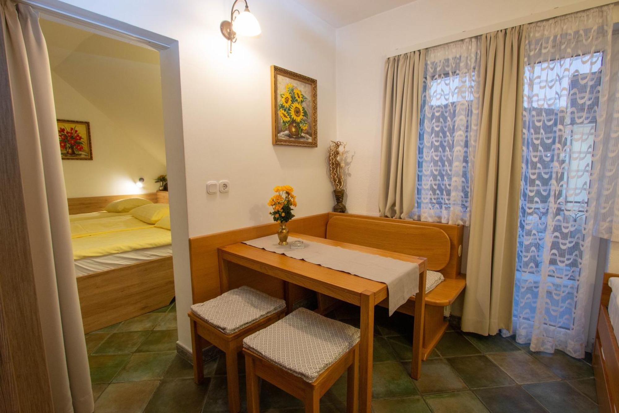 Mama'S House Hostel Cerklje na Gorenjskem Ngoại thất bức ảnh