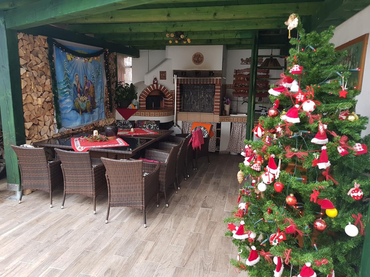Mama'S House Hostel Cerklje na Gorenjskem Ngoại thất bức ảnh