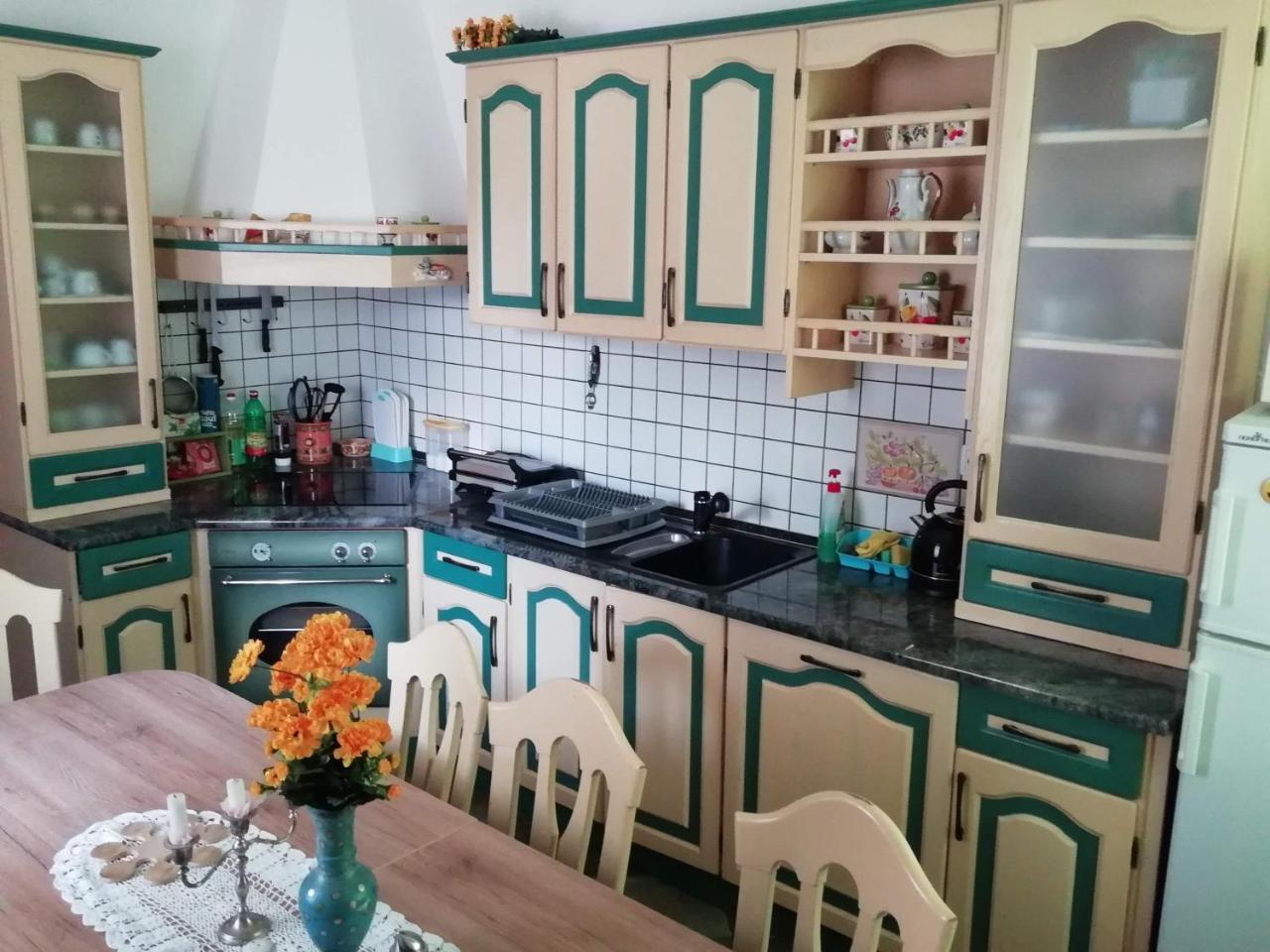 Mama'S House Hostel Cerklje na Gorenjskem Ngoại thất bức ảnh