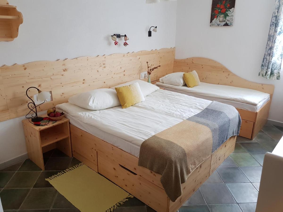 Mama'S House Hostel Cerklje na Gorenjskem Ngoại thất bức ảnh